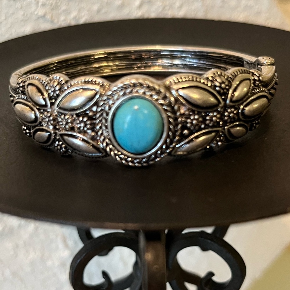 Antique Silver Tone & Faux Turquoise Stone Bracelet w/Snap Closure